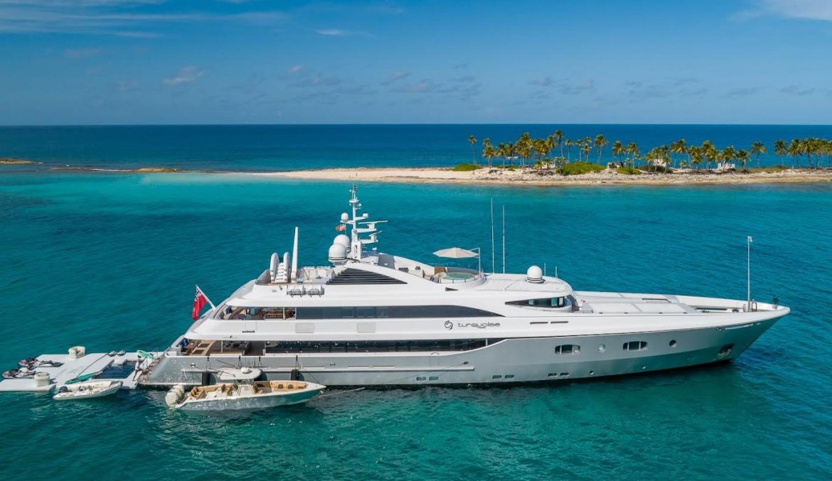 Three reasons why you should book a Turks & Caicos yacht charter